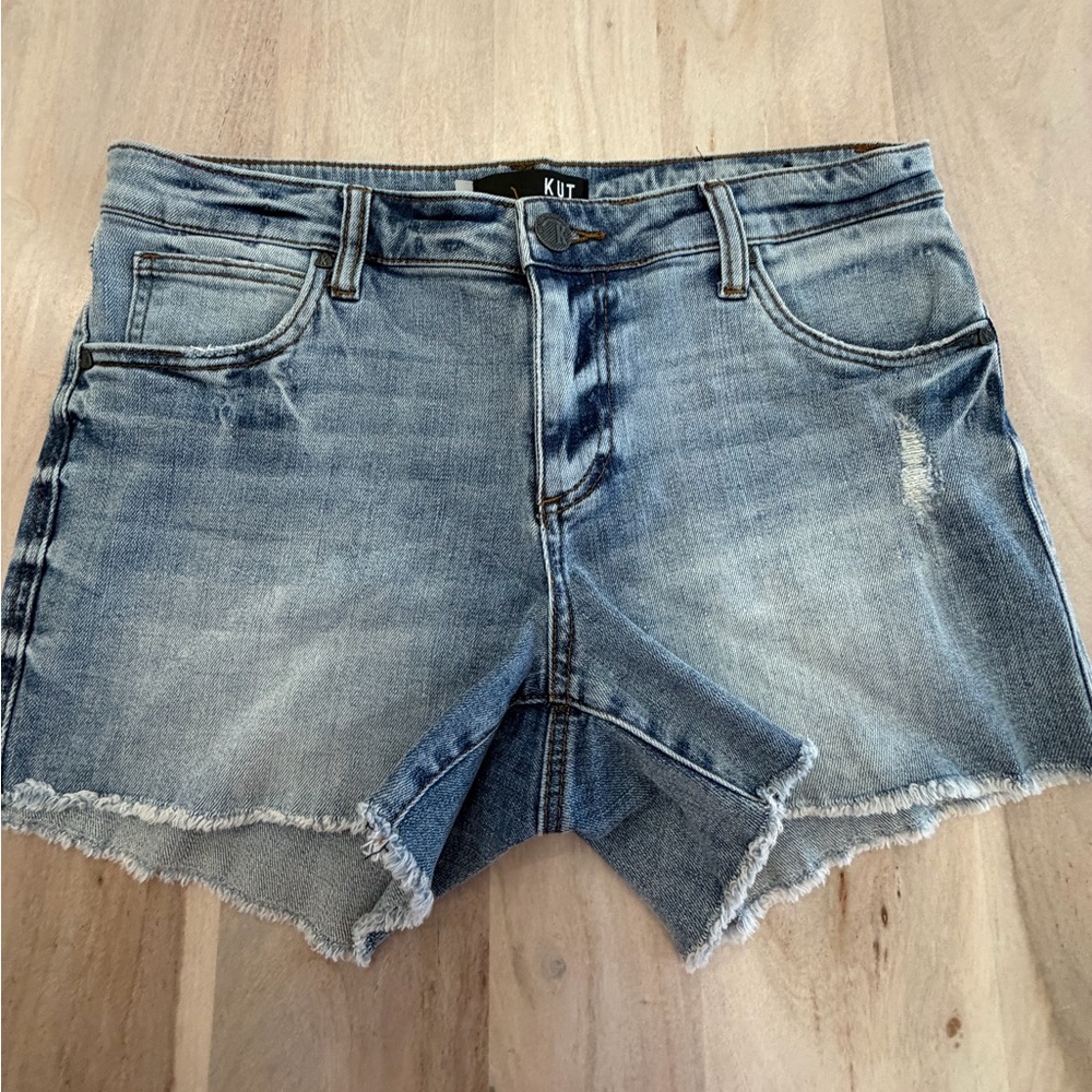 Kut From The Kluth Gidget Fray Short Medium Wash Women’s Size 8